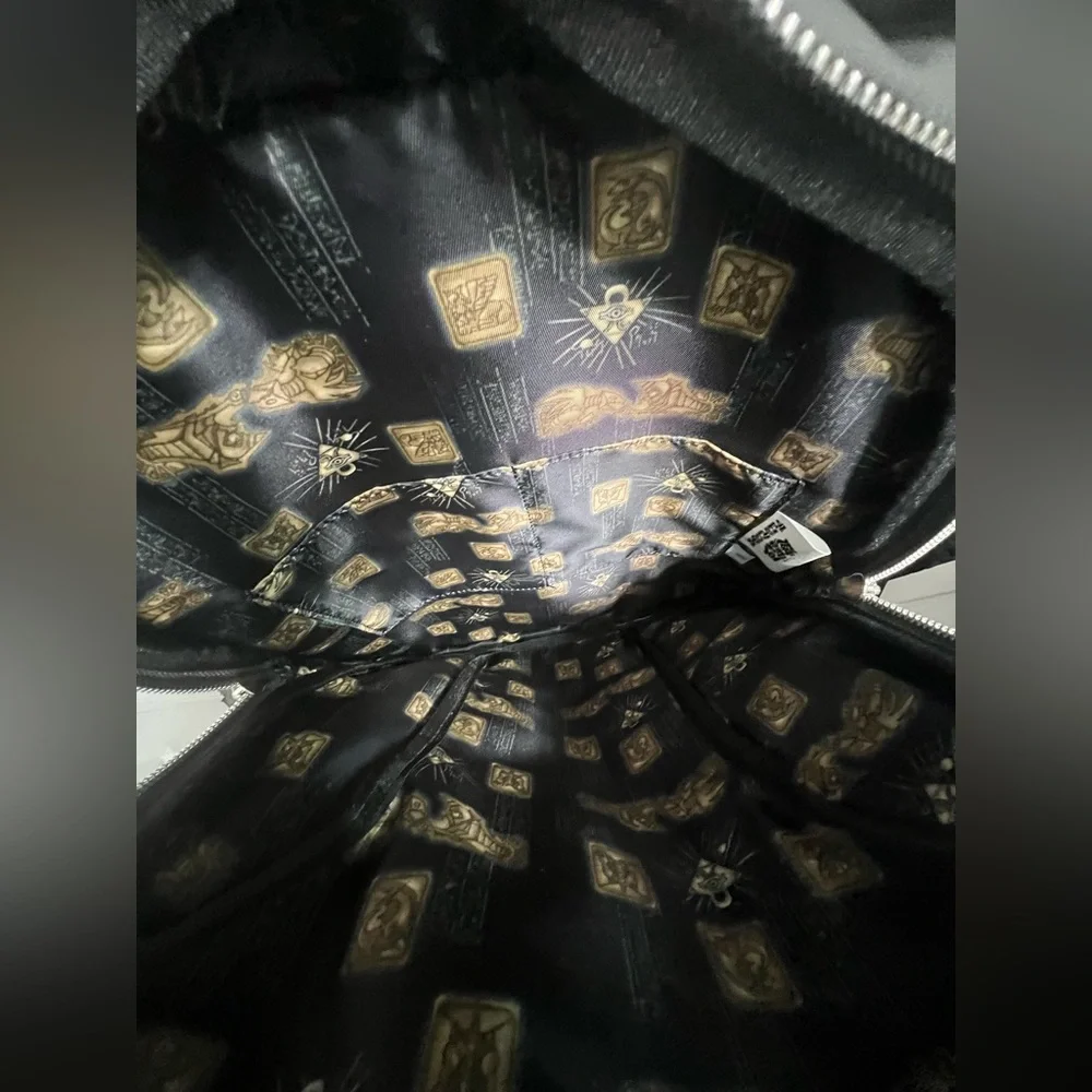 RARE!!! Yu-Gi-Oh! Blue-Eyes White Dragon 3D Black and Gray Backpack. Like New! - Picture 4 of 12
